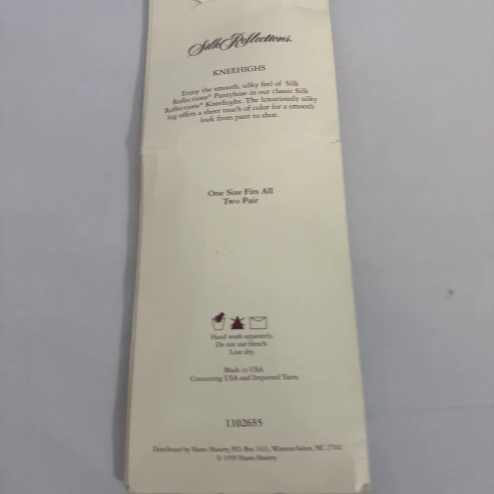 Hanes Silk Reflections Knee Highs Sandalfoot Style Pearl One Size 2 Pair Vintage
